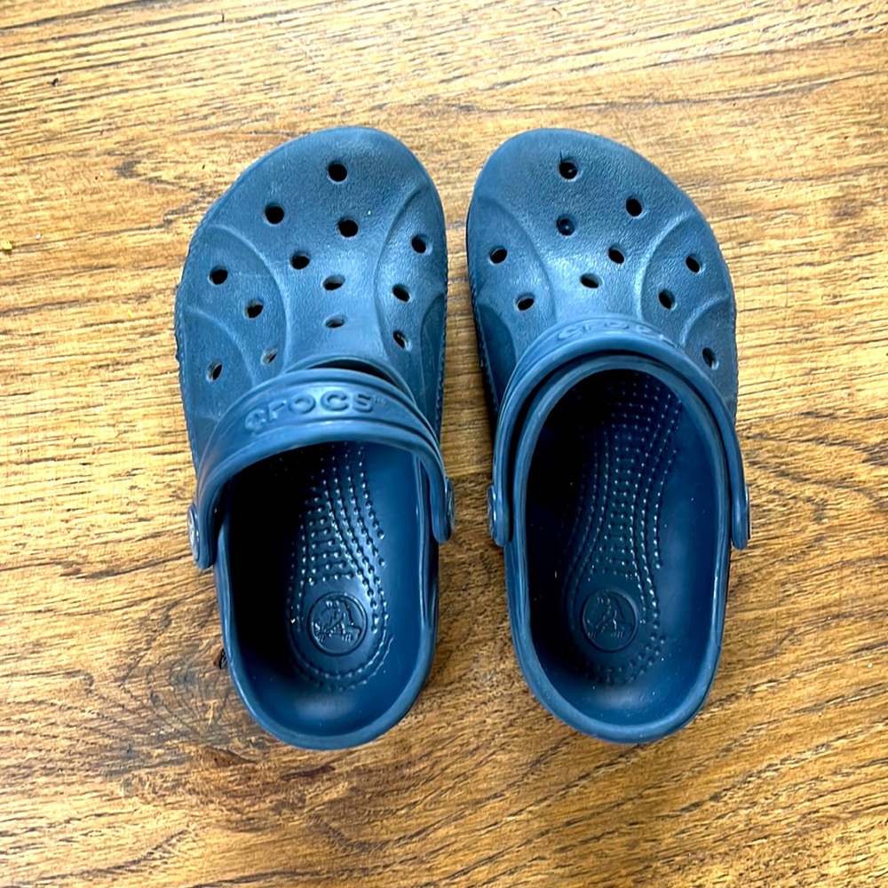 Toddler kids crocs sandals size 10-11